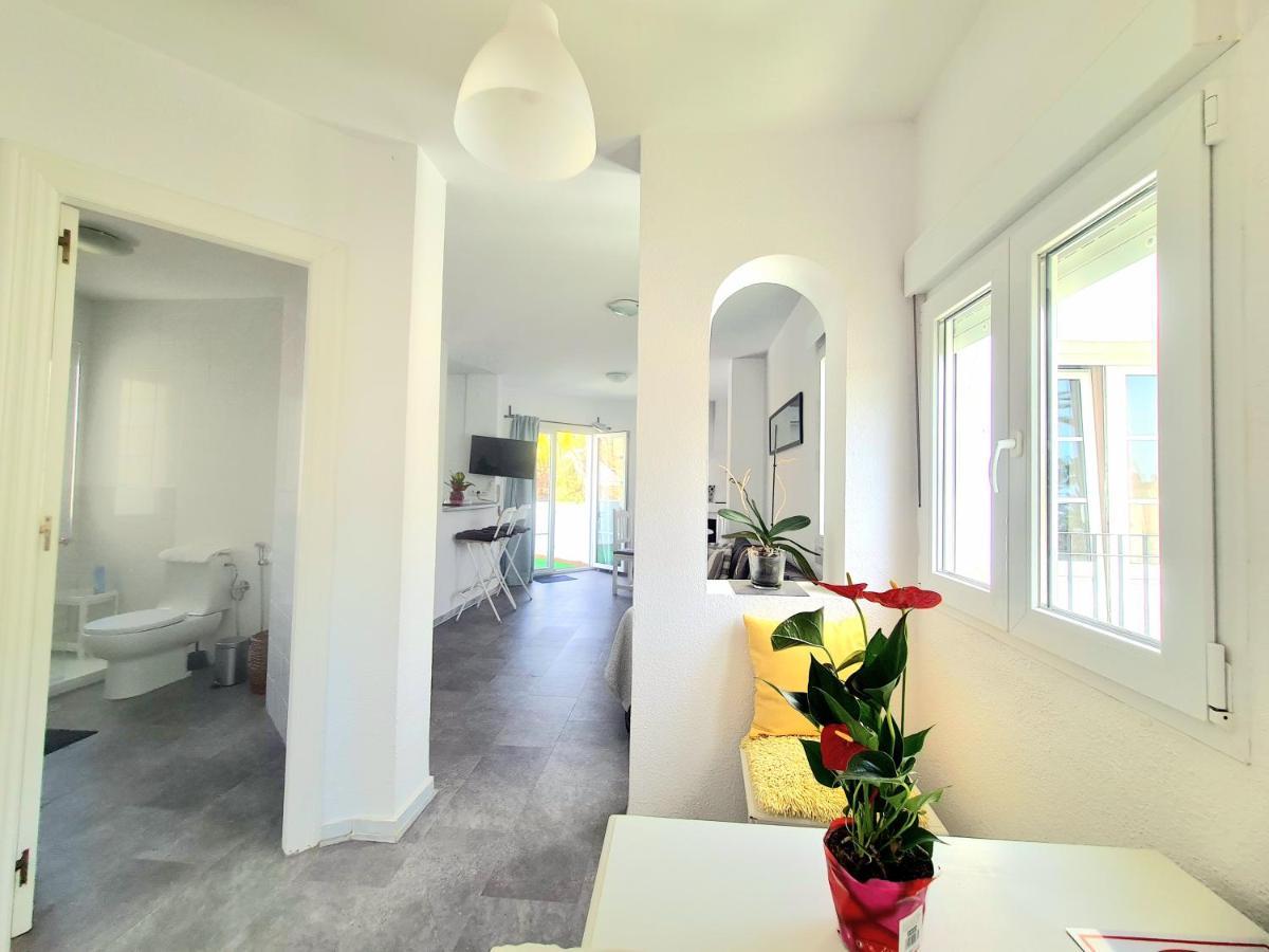 Apartamento con vistas al Campo de Golf y Piscina Apartamento Fuengirola Exterior foto