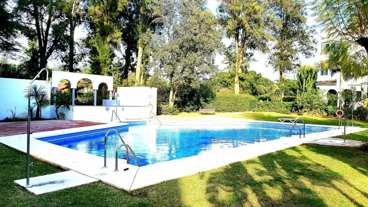 Apartamento con vistas al Campo de Golf y Piscina Apartamento Fuengirola Exterior foto